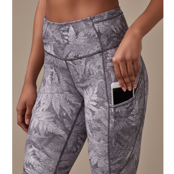 lululemon athletica Pants - Lululemon Fast & Free Crop (19") Kindred Spirit Alpine White Multi